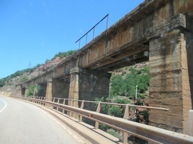 Spoorlijn langs de weg naar Shkoder